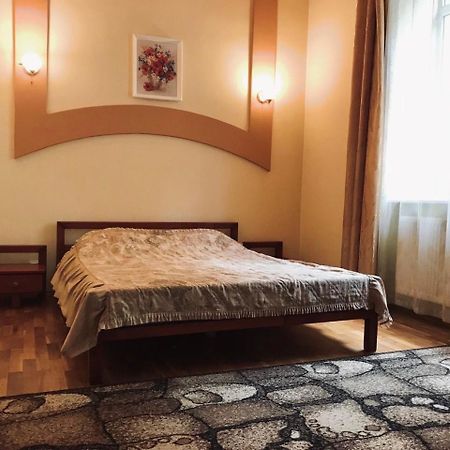 Apartament-Minihotel Elpida Lviv Bagian luar foto