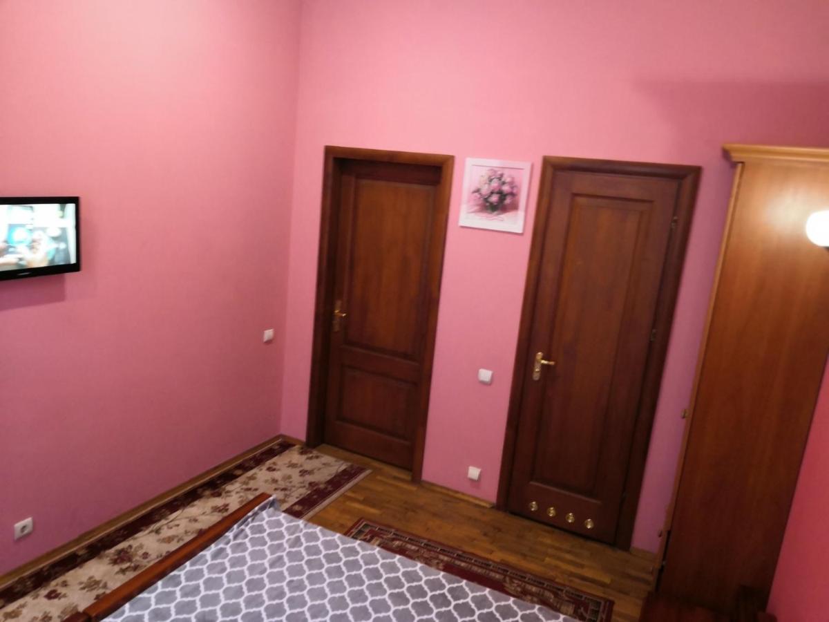 Apartament-Minihotel Elpida Lviv Bagian luar foto