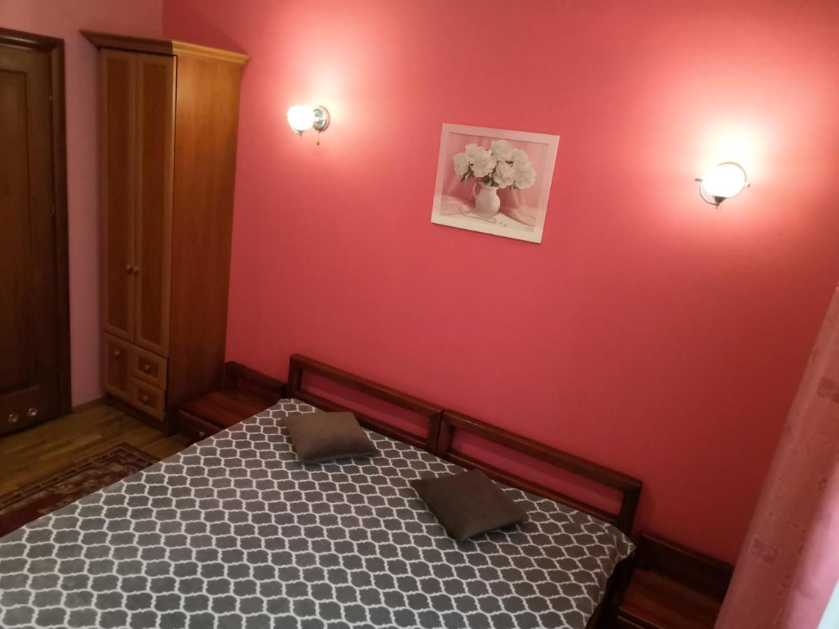 Apartament-Minihotel Elpida Lviv Bagian luar foto