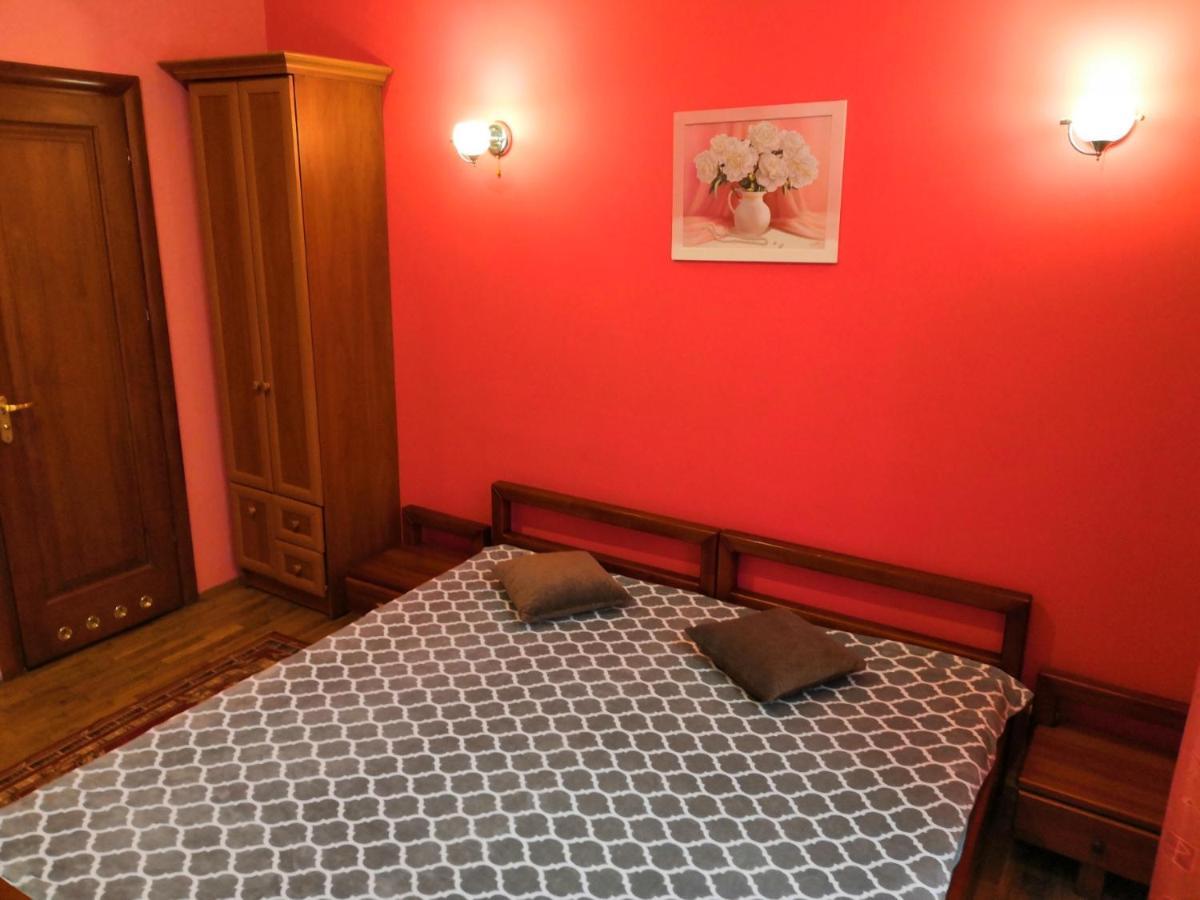 Apartament-Minihotel Elpida Lviv Bagian luar foto