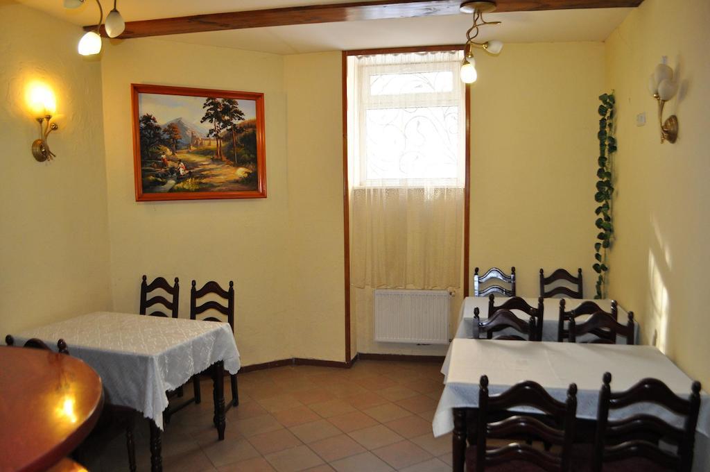 Apartament-Minihotel Elpida Lviv Bagian luar foto