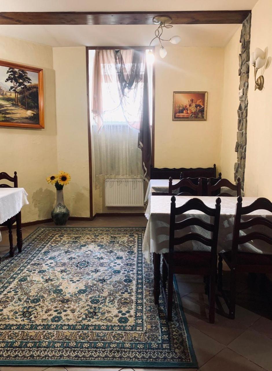 Apartament-Minihotel Elpida Lviv Bagian luar foto