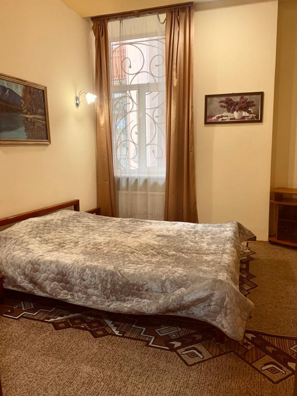 Apartament-Minihotel Elpida Lviv Bagian luar foto