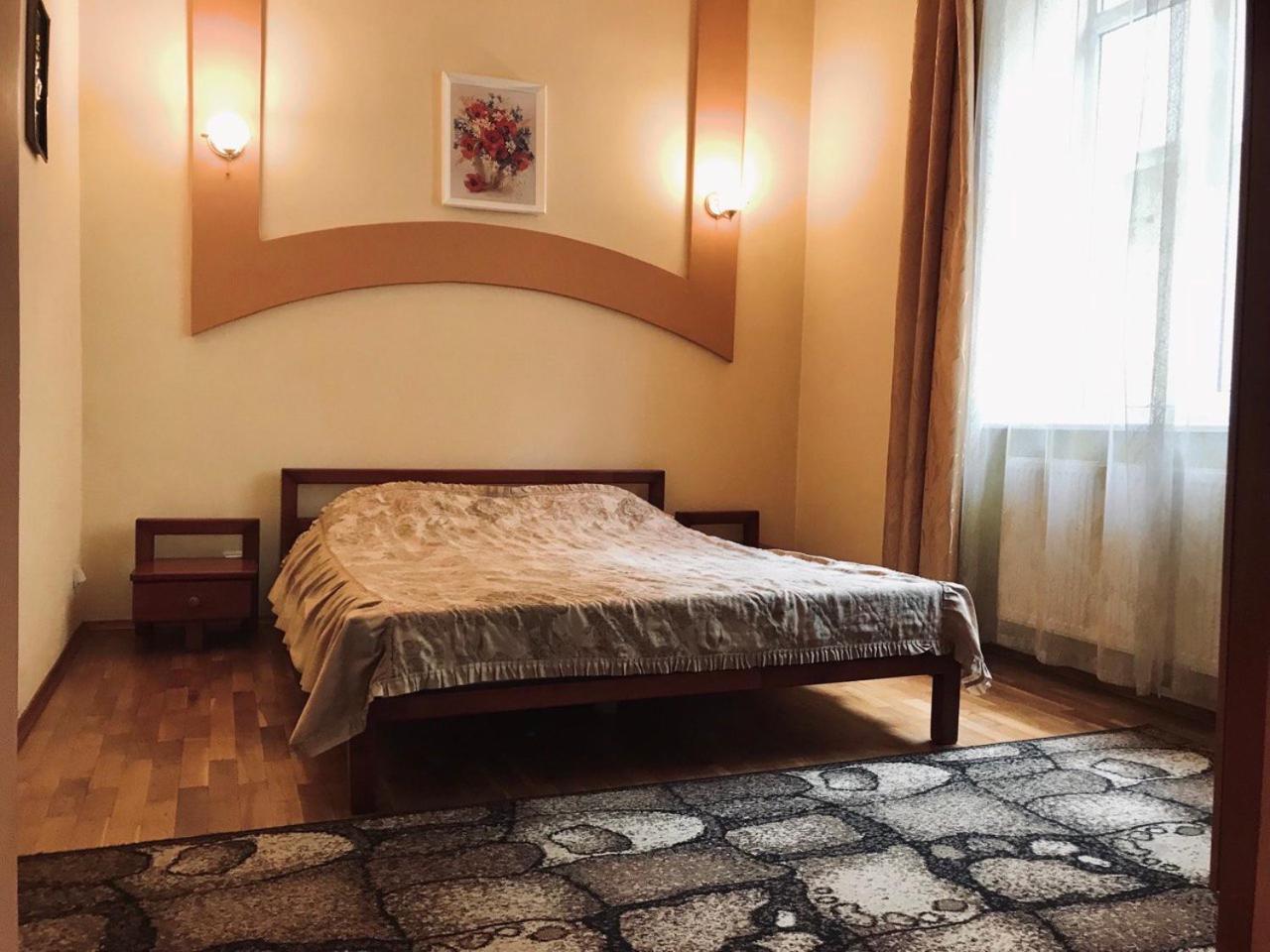 Apartament-Minihotel Elpida Lviv Bagian luar foto